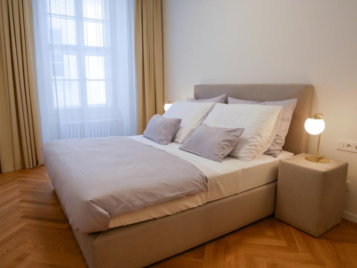 Laurinska 1 Apartments Bratislava Exteriör bild