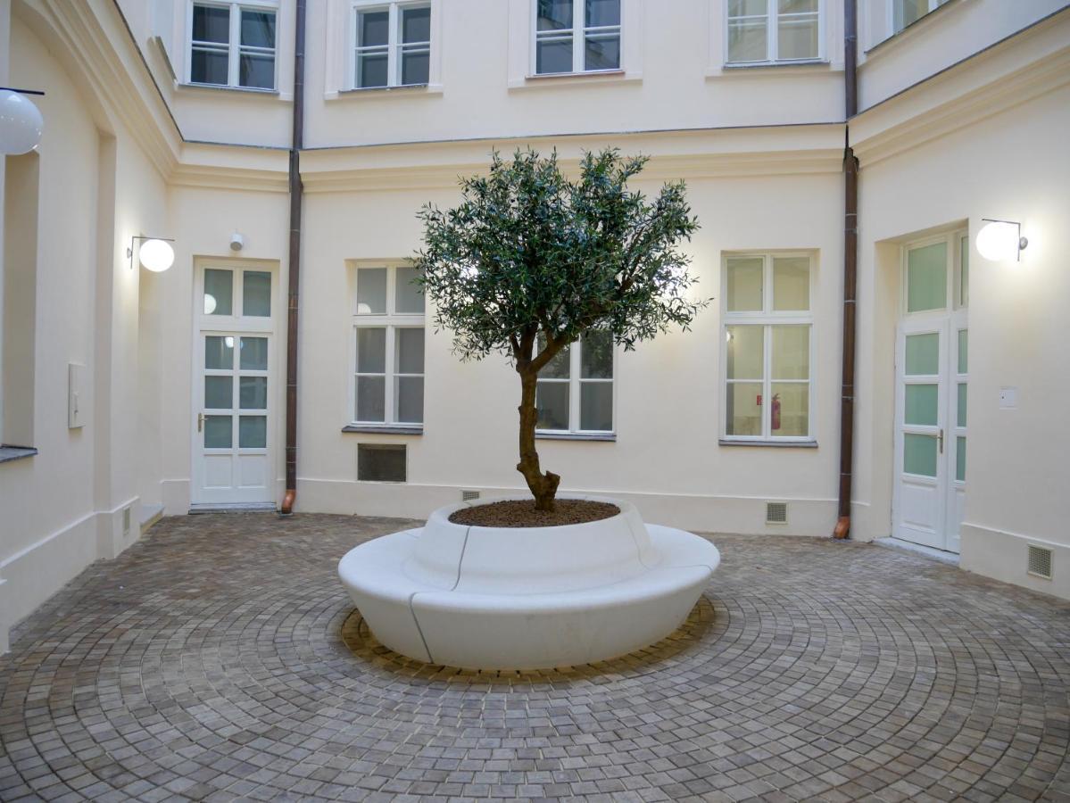 Laurinska 1 Apartments Bratislava Exteriör bild