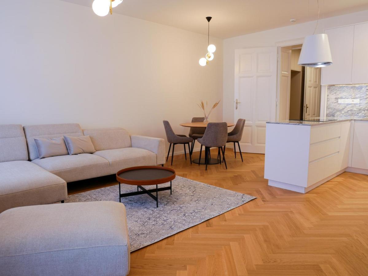 Laurinska 1 Apartments Bratislava Exteriör bild