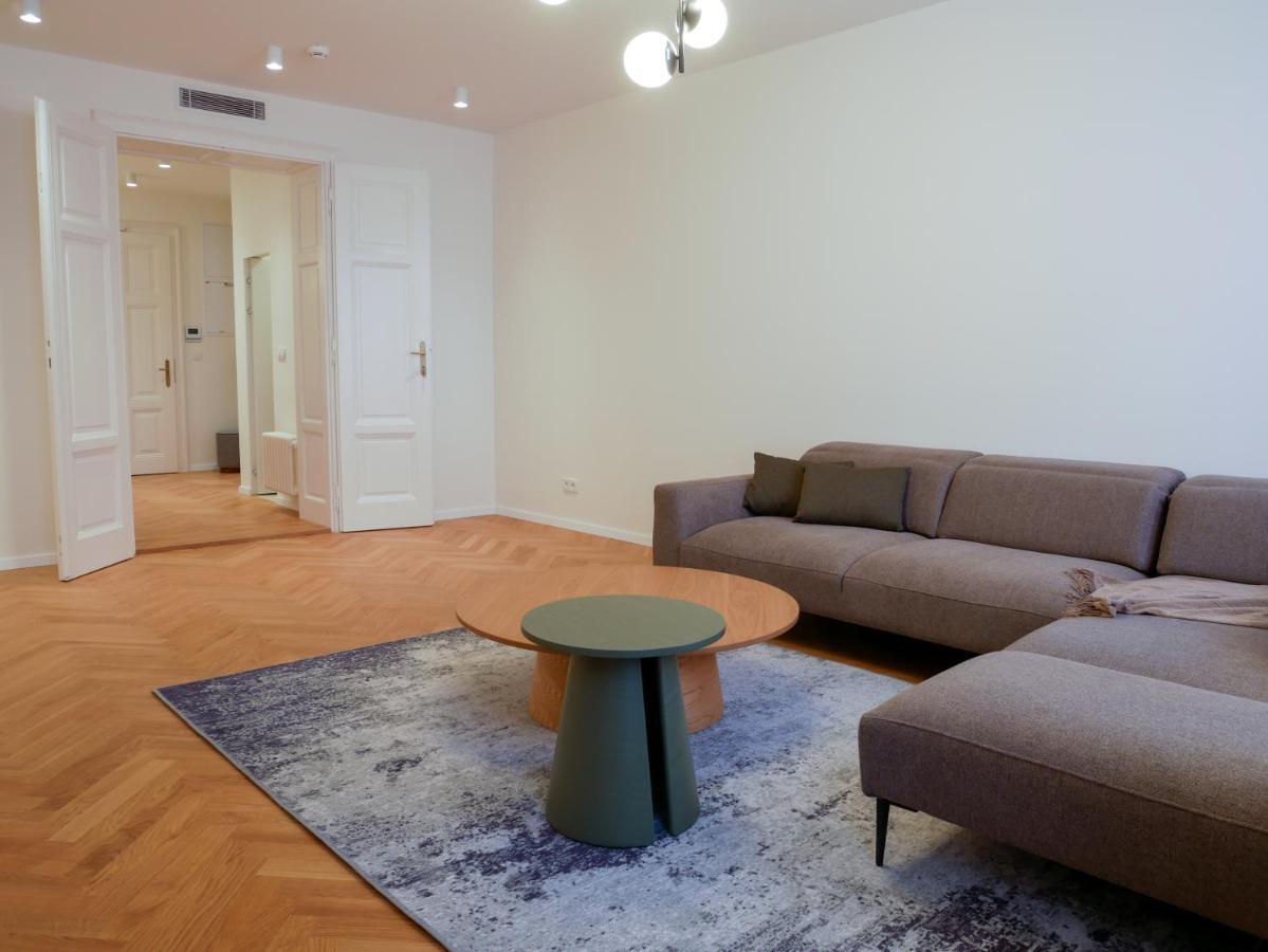 Laurinska 1 Apartments Bratislava Exteriör bild